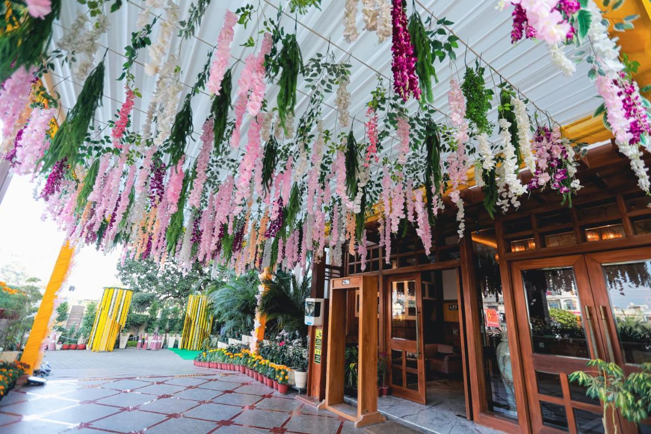 Hotel Saffron Leaf Ντεχραντούν Εξωτερικό φωτογραφία