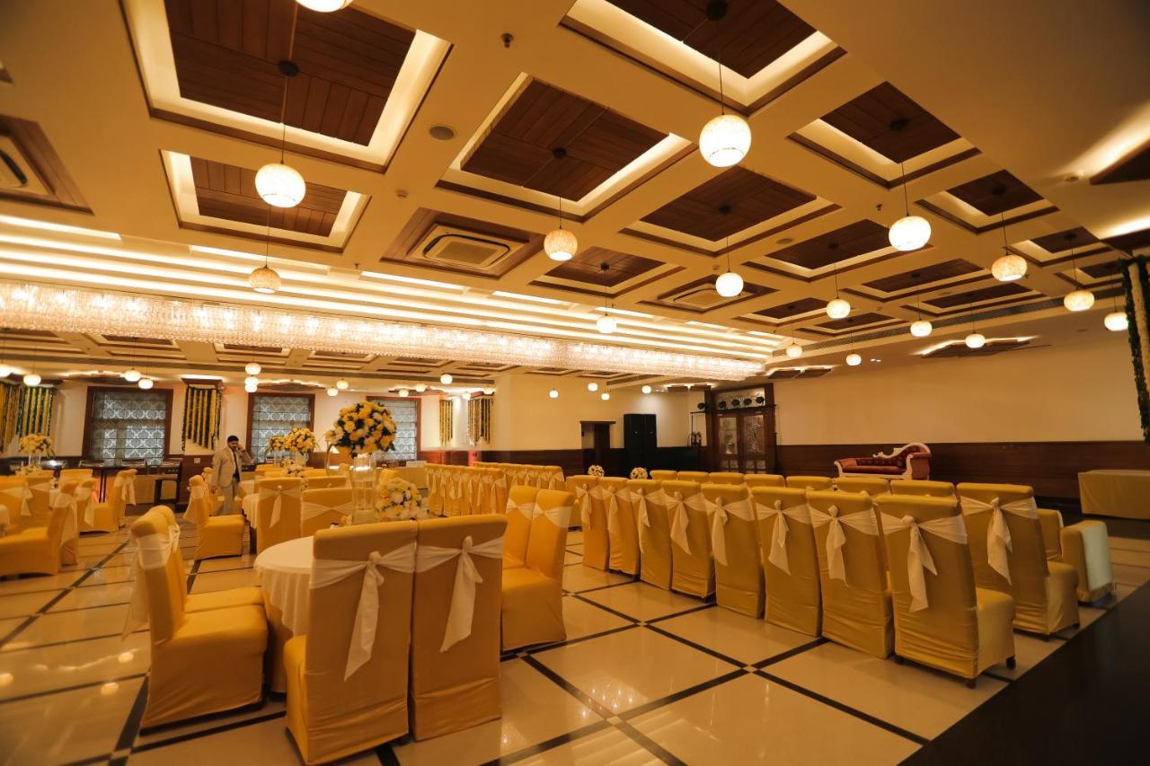 Hotel Saffron Leaf Ντεχραντούν Εξωτερικό φωτογραφία