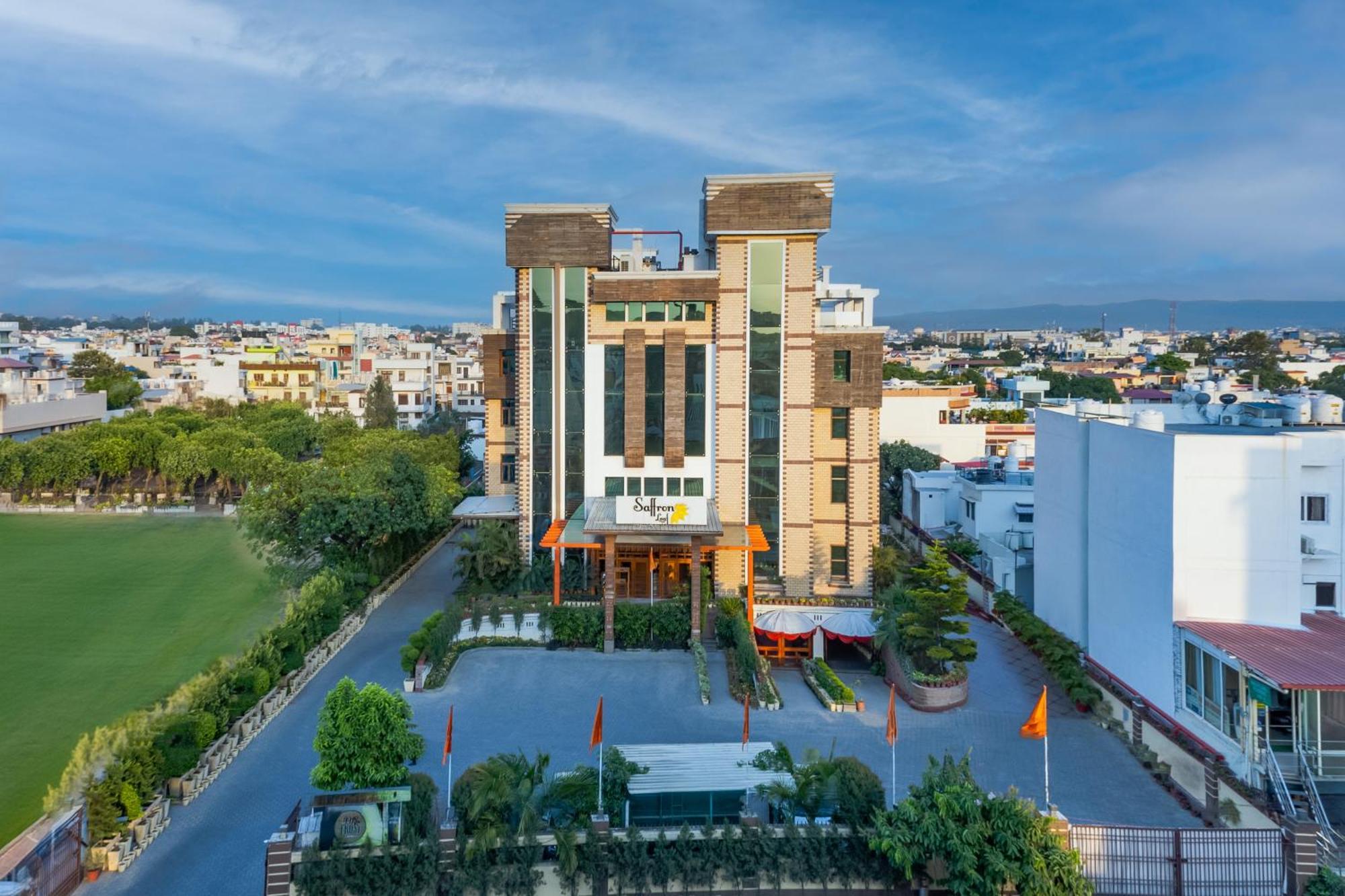 Hotel Saffron Leaf Ντεχραντούν Εξωτερικό φωτογραφία