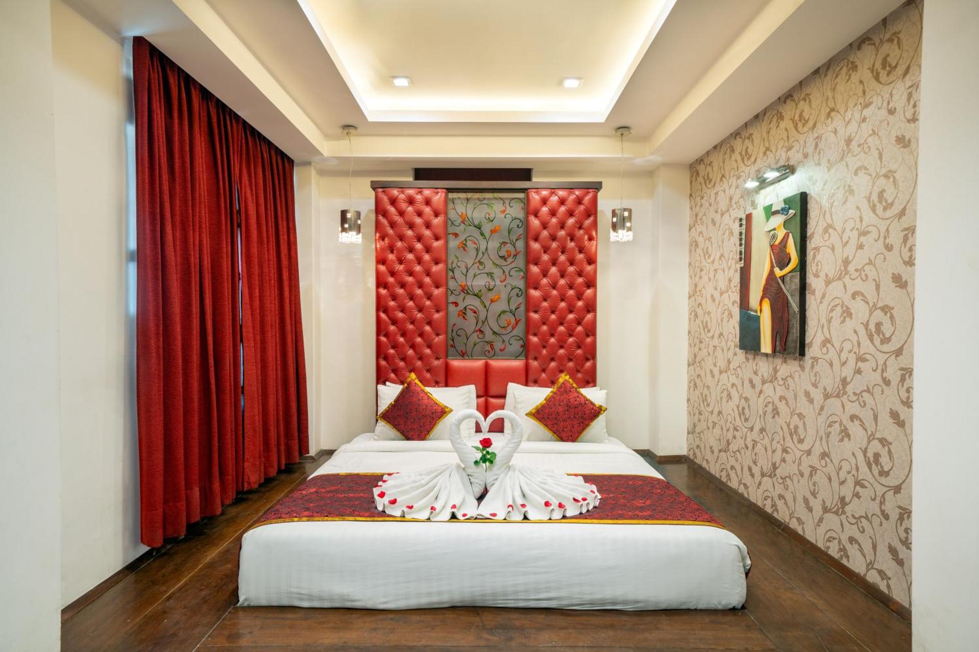 Hotel Saffron Leaf Ντεχραντούν Εξωτερικό φωτογραφία