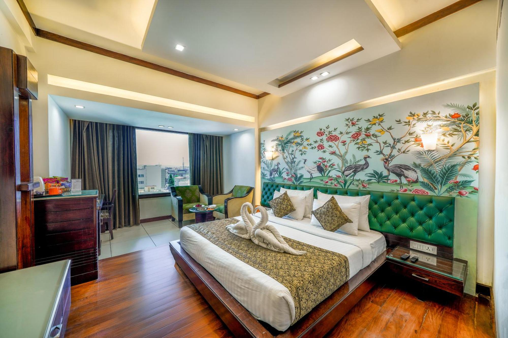 Hotel Saffron Leaf Ντεχραντούν Εξωτερικό φωτογραφία