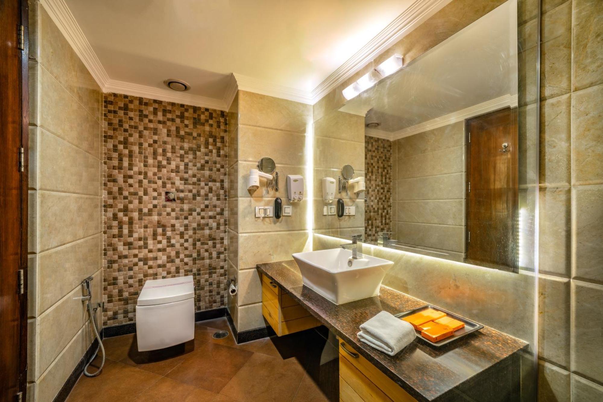 Hotel Saffron Leaf Ντεχραντούν Εξωτερικό φωτογραφία