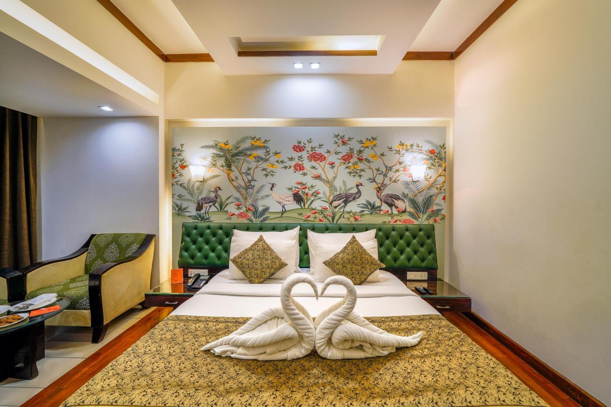 Hotel Saffron Leaf Ντεχραντούν Εξωτερικό φωτογραφία