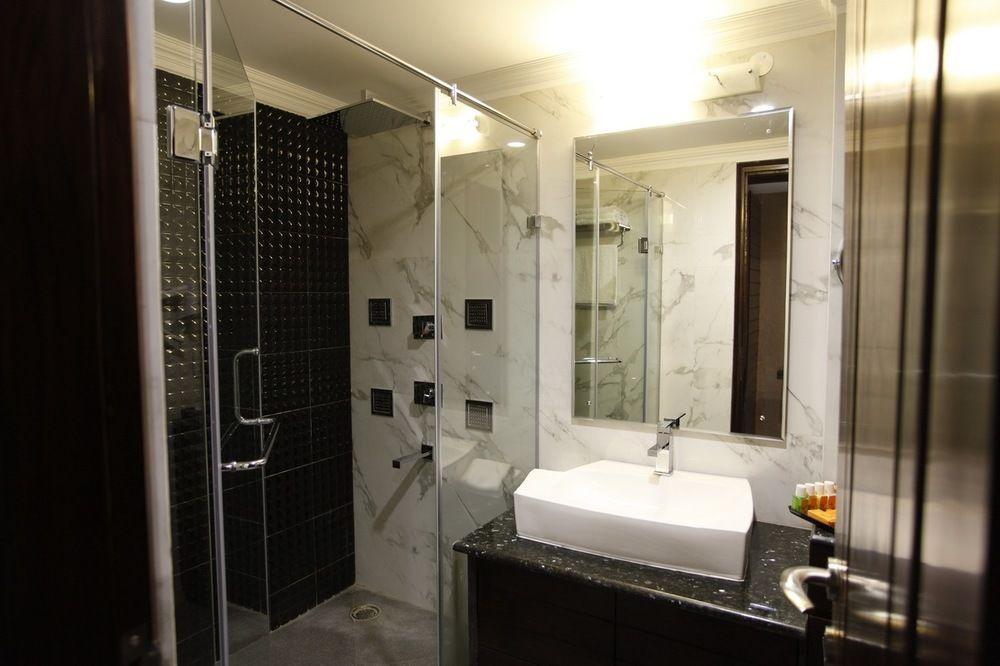 Hotel Saffron Leaf Ντεχραντούν Εξωτερικό φωτογραφία
