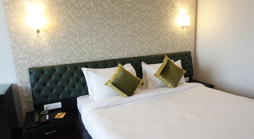 Hotel Saffron Leaf Ντεχραντούν Εξωτερικό φωτογραφία